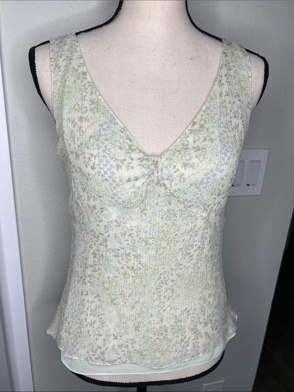 Ann Taylor Pale Green Floral V-Neck Silk Camisole